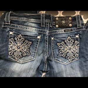 Miss Me Lightly distressed jeans